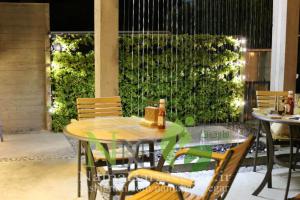 دیوار سبز رستوران روته شیراز